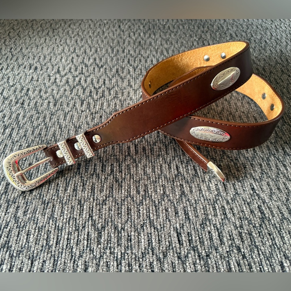 Brown Taper Ornament Western Leather Belt Engraved Silver Buckle & Keeper
